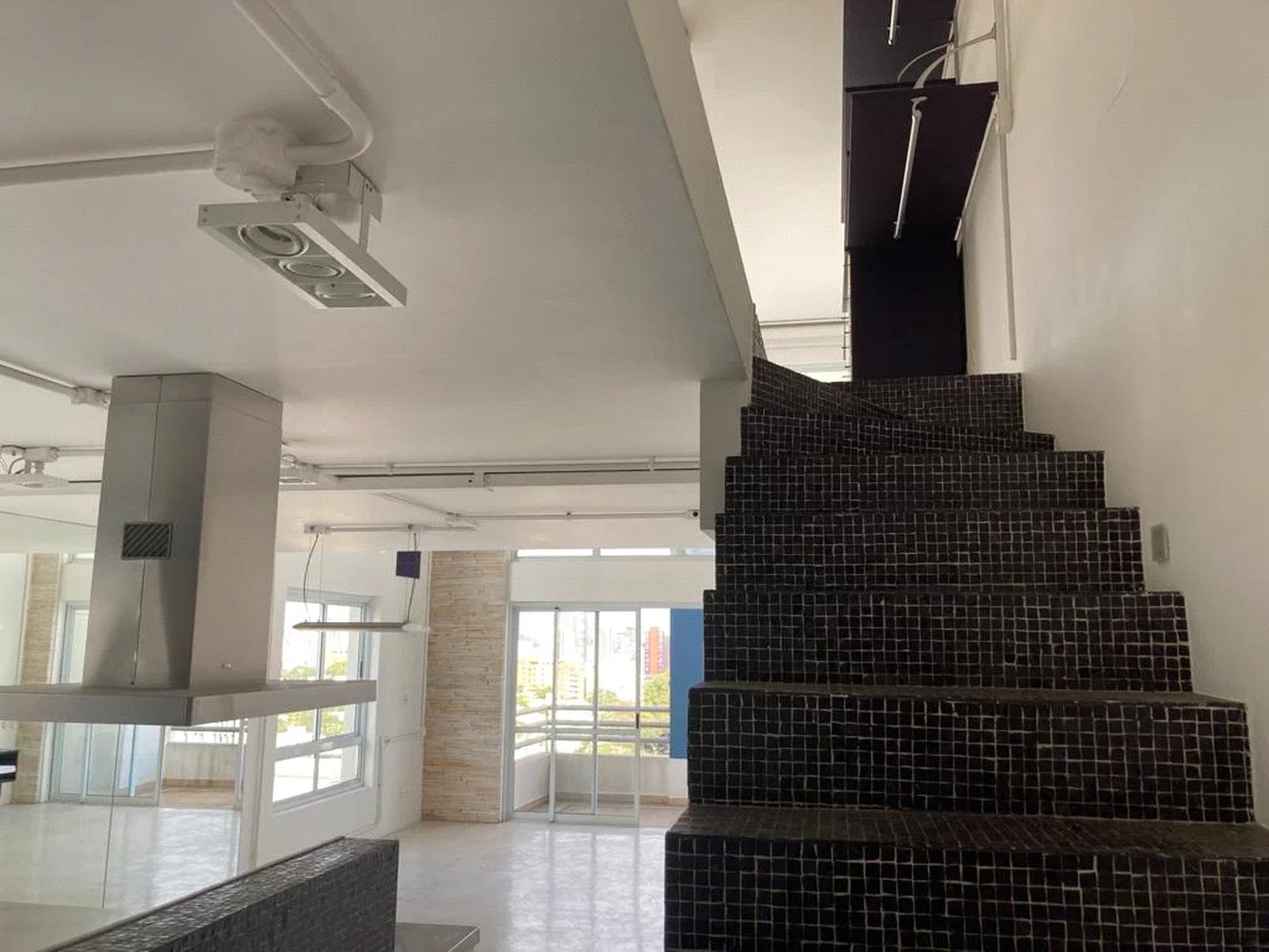 Duplex à venda ou para alugar com 1 suíte em Vila Madalena, São Paulo, SP