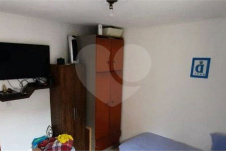 Sobrado à venda com 4 quartos em Vila Firmiano Pinto, São Paulo, SP