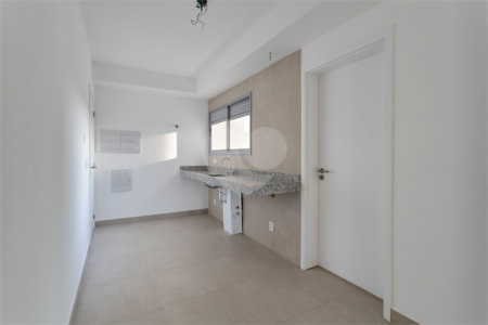 Apartamento à venda com 3 quartos, sendo 1 suíte, em Jardim Marajoara, São Paulo, SP