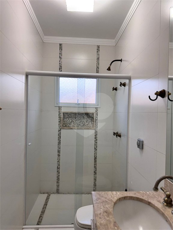 Casa à venda com 4 quartos, sendo 3 suítes, no condomínio Terras de Mont Serrat, Salto - SP