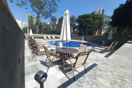 Apartamento à venda com 3 quartos, sendo 1 suíte,  em Vila Andrade, São Paulo, SP