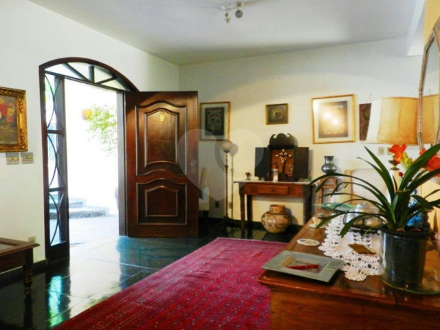 Casa de Vila à venda com 5 quartos, sendo 2 suítes,  em Jardim Marajoara, São Paulo, SP