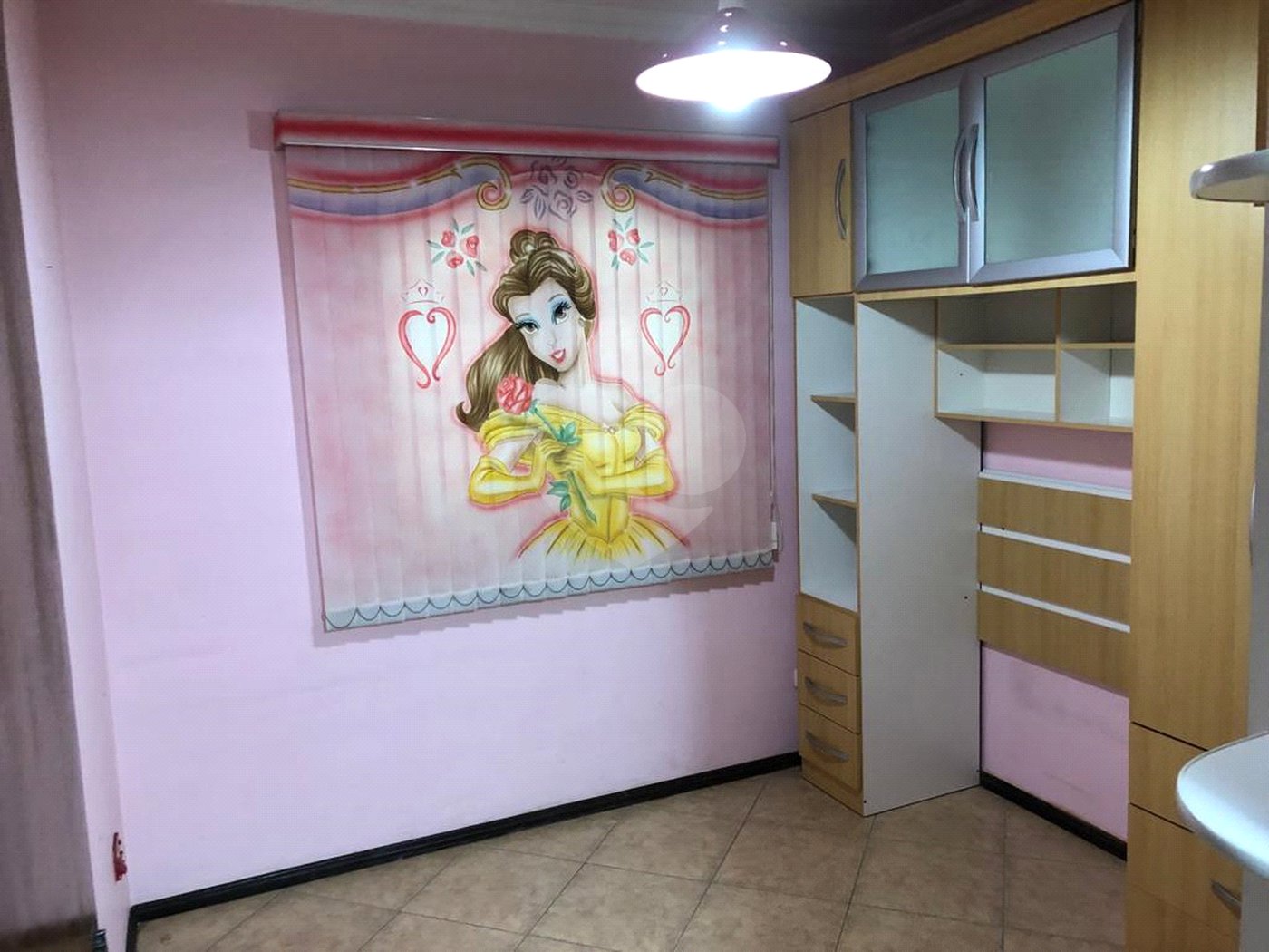Casa à venda com 3 quartos, sendo 1 suíte, no condomínio Jardim das Pedras, São Paulo - SP