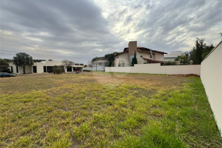 Terreno á venda, no Residencial Damha I, em São Carlos.