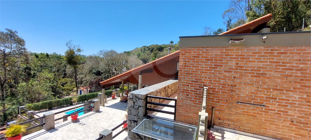 Casa à venda com 3 quartos, sendo 2 suítes, no condomínio Alpes de Caieiras, Caieiras - SP