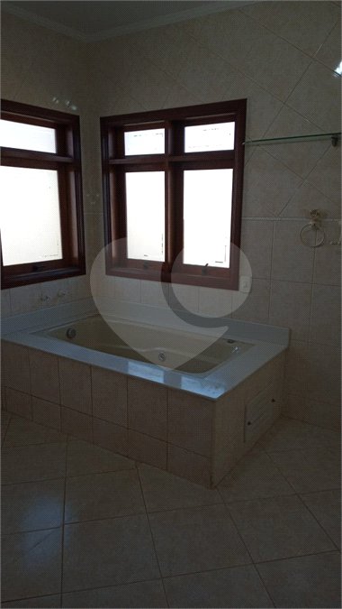 Casa à venda com 3 suítes no condomínio Villaggio Capriccio, Louveira - SP