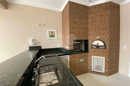 Casa à venda com 4 suítes no condomínio Ipê Velho, Vinhedo - SP
