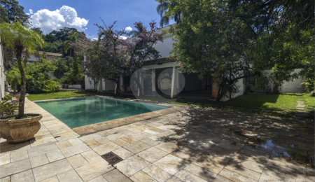 Sobrado à venda com 4 quartos, sendo 2 suítes,  em Vila Morumbi, São Paulo, SP
