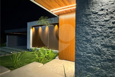 Casa à venda com 4 suítes no condomínio Florais da Mata, Várzea Grande - MT