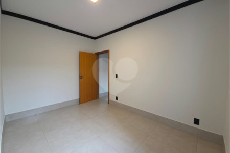 Casa à venda com 3 quartos, sendo 1 suíte, no condomínio Cerejeiras, Araçoiaba da Serra - SP