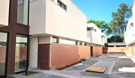 Casa à venda com 4 suítes no condomínio Garda, São Paulo - SP