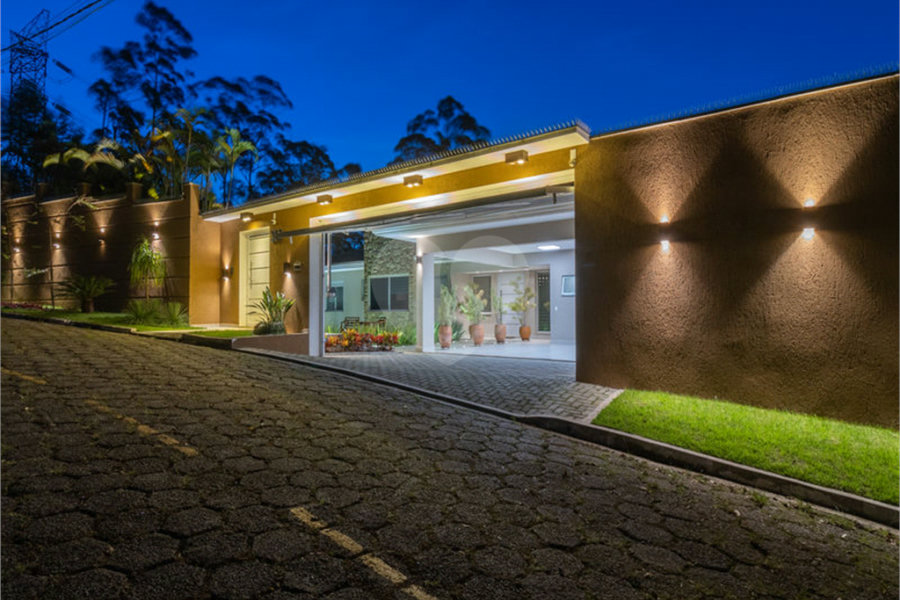 Casa à venda com 3 suítes no condomínio Parque Imperial da Cantareira, Mairiporã - SP