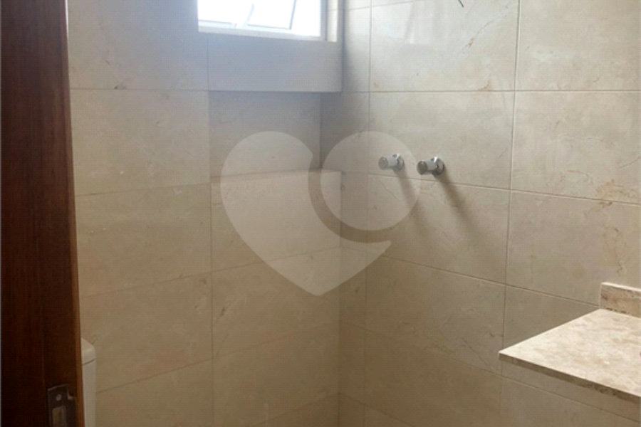 Casa à venda com 3 quartos, sendo 1 suíte, no condomínio Cond Batinga, São Paulo - SP
