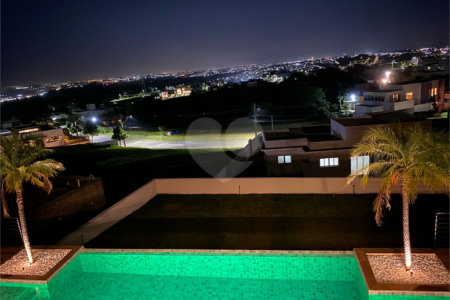Casa à venda com 4 suítes no condomínio Parque Chapada Itu, Itu - SP