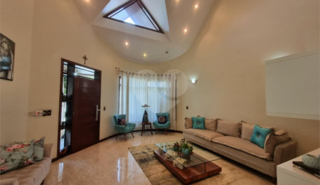 Sobrado à venda com 3 quartos, sendo 1 suíte,  em Vila Trujillo, Sorocaba, SP