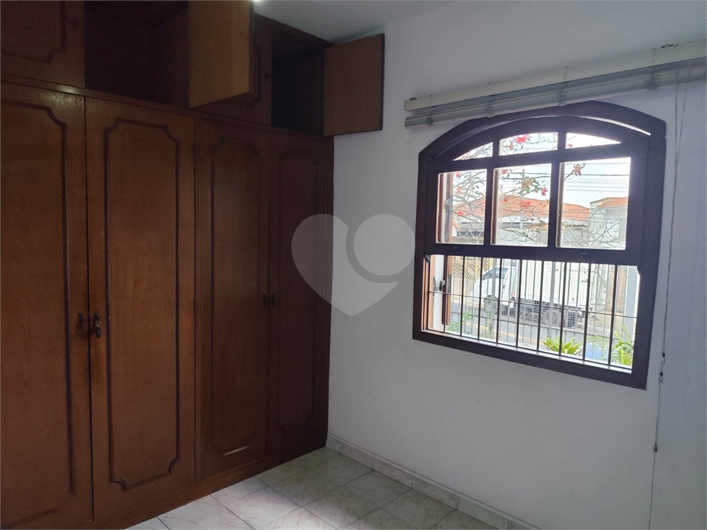 Sobrado à venda com 2 quartos em Vila Nivi, São Paulo, SP
