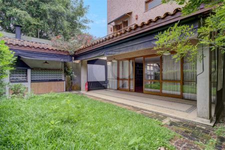 Casa de Vila à venda ou para alugar com 3 suítes em Jardim dos Estados, São Paulo, SP