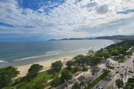 Apartamento Alto Padrão Frente Mar com 4 Dormitórios, 3 Suítes e 3 Vagas na Orla de Santos