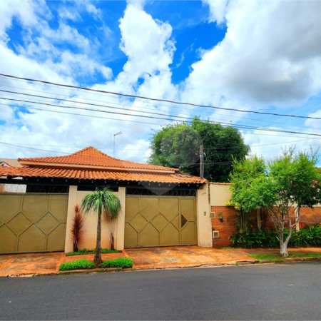 Casa à venda com 4 quartos, sendo 1 suíte, em Jardim Nova Época, Araraquara, SP