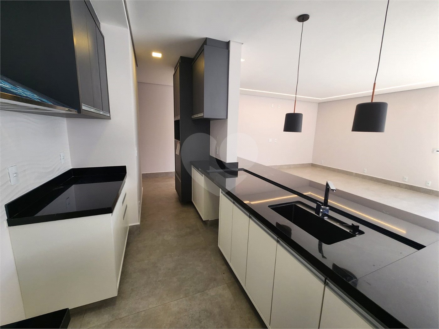 Casa à venda com 3 suítes no condomínio Residencial Viena, Indaiatuba - SP