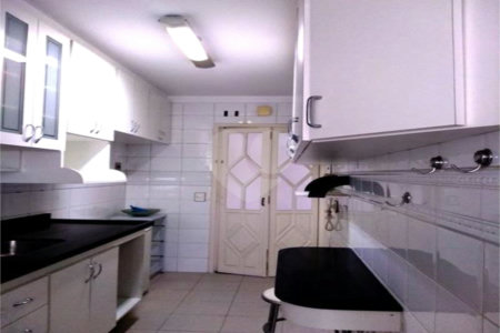 Apartamento à venda com 2 quartos, sendo 1 suíte, em Moema, São Paulo, SP