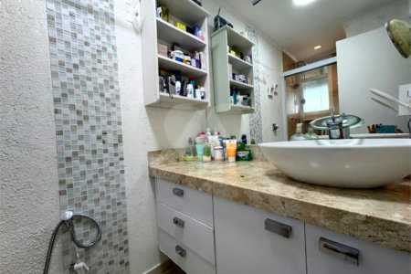Apartamento à venda com 2 quartos, sendo 1 suíte, em Campo Belo, São Paulo, SP