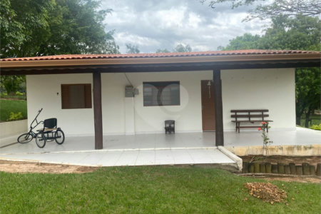 Casa à venda com 8 quartos, sendo 4 suítes, no condomínio Santa Filomena, Salto - SP
