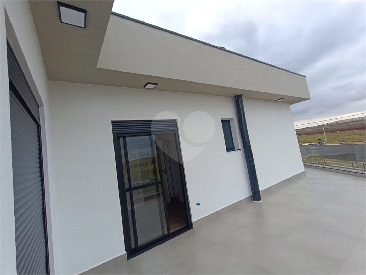Casa à venda com 3 suítes no condomínio Terras da Estância, Paulínia - SP