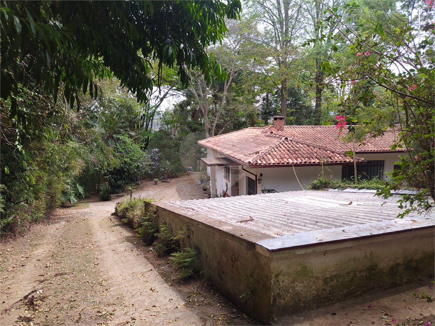 Chácara à venda com 5 quartos, sendo 1 suíte, no Centro (mailasqui), São Roque, SP