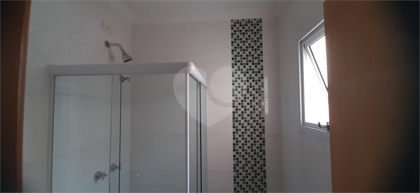 Casa à venda com 3 quartos, sendo 2 suítes, no condomínio Mário Araújo, São Paulo - SP
