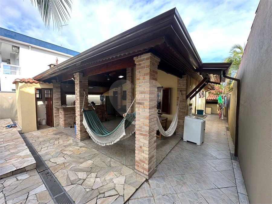 Casa à venda com 3 quartos, sendo 1 suíte,  no condomínio Morada da Praia, Bertioga - SP