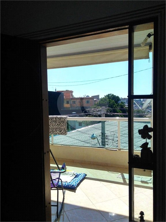 Sobrado à venda com 2 quartos em Jardim São José, Poá, SP