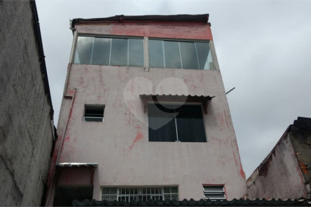 Sobrado à venda com 3 quartos, sendo 1 suíte, em Parada Inglesa, São Paulo, SP