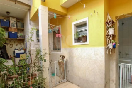 Sobrado à venda com 4 quartos, sendo 1 suíte,  em Parada Inglesa, São Paulo, SP