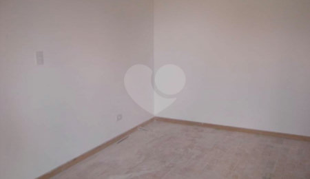 Casa à venda com 2 suítes em Jardim Odete, São Paulo, SP
