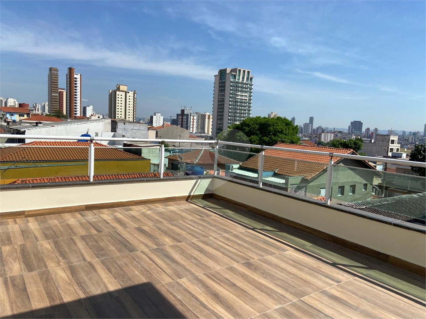 Casa para alugar com 3 quartos, sendo 2 suítes, em Vila Carrão, São Paulo, SP