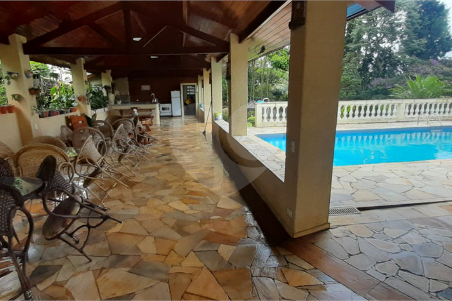 Sobrado para alugar com 4 suítes em Roseira, Mairiporã, SP