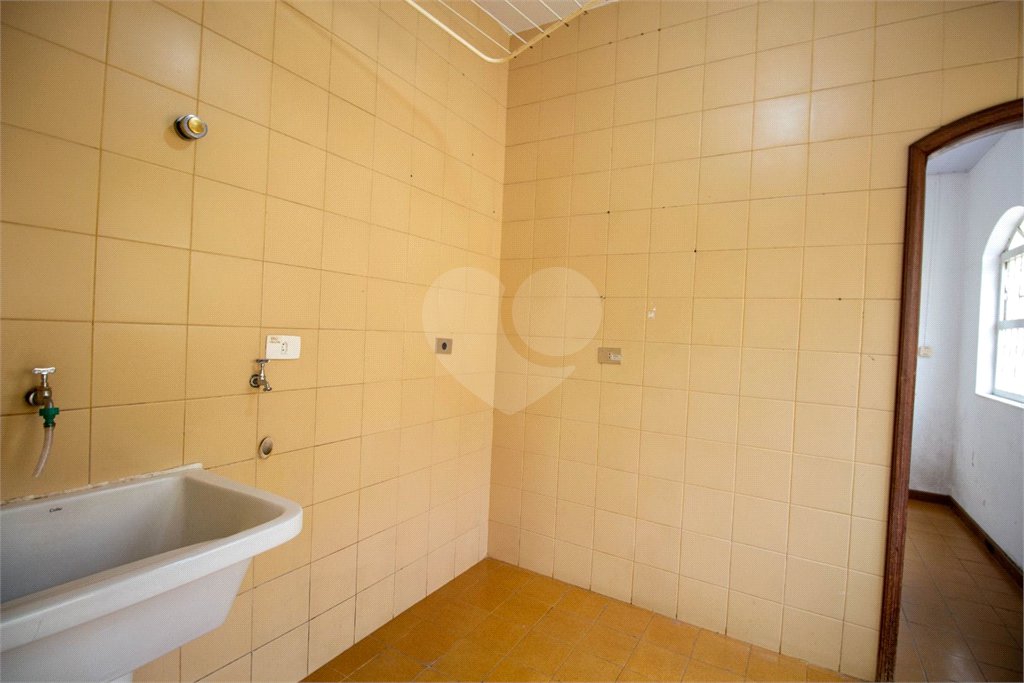 Casa à venda ou para alugar com 4 quartos, sendo 1 suíte, no Centro, São Roque, SP