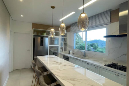 Casa à venda com 3 suítes no condomínio Hills, Arujá - SP