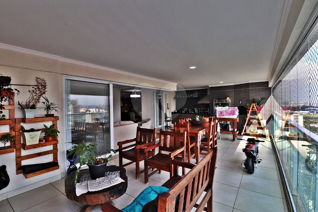 Apartamento à venda com 3 suítes em Santa Teresinha, São Paulo, SP