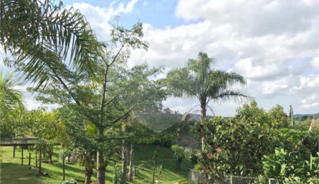 Chácara à venda com 4 quartos, sendo 3 suítes,  em Monterrey, Louveira, SP