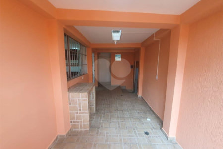 Sobrado à venda com 5 quartos em Vila Ede, São Paulo, SP