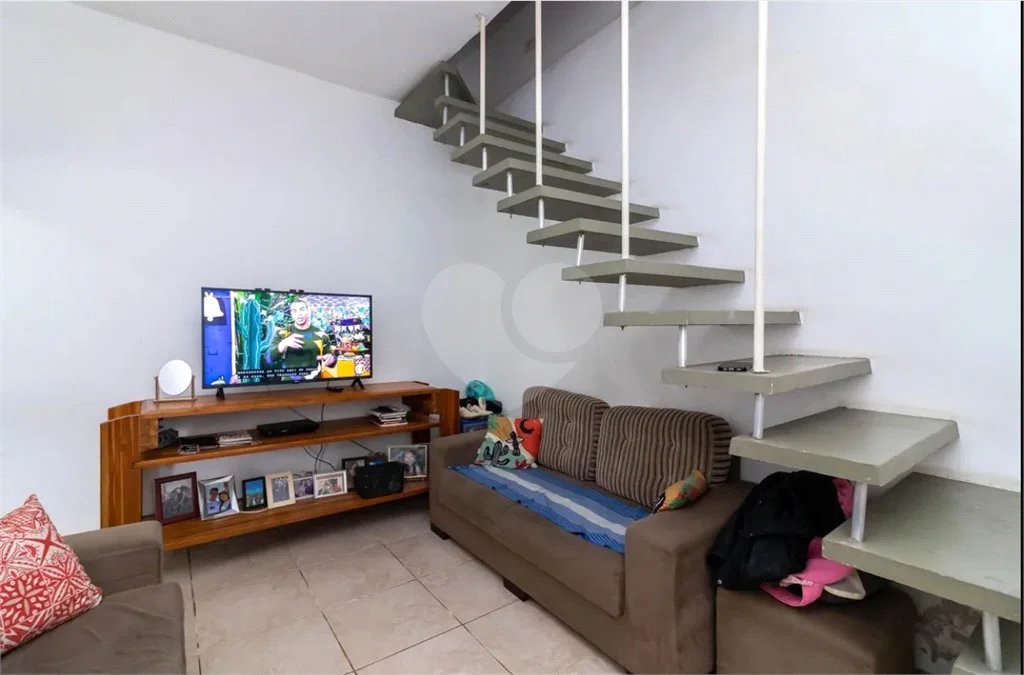 Sobrado à venda com 2 quartos, sendo 1 suíte, em Chora Menino, São Paulo, SP