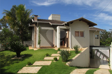 Casa à venda com 3 quartos, sendo 1 suíte, no condomínio Alpes de Vinhedo, Vinhedo - SP