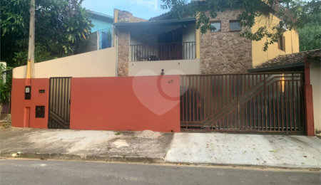 Casa à venda com 4 quartos, sendo 1 suíte,  em Loteamento Shangrilá, Valinhos, SP