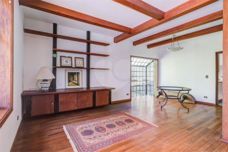 Casa Térrea à venda com 4 quartos, sendo 1 suíte, em Jardim Marajoara, São Paulo, SP