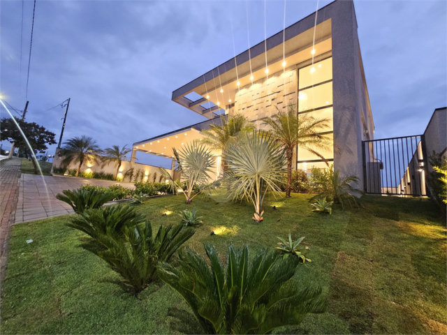 Casa à venda com 4 suítes no condomínio Villas do Jaguari, Santana de Parnaíba - SP