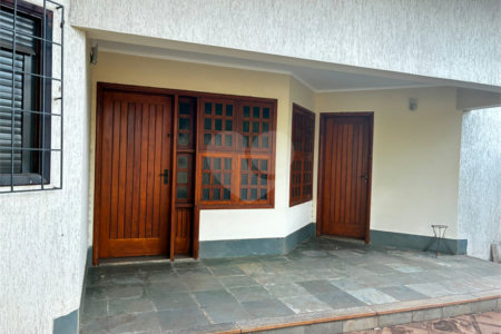 Sobrado para alugar com 4 quartos, sendo 2 suítes,  no Centro, Três Lagoas, MS