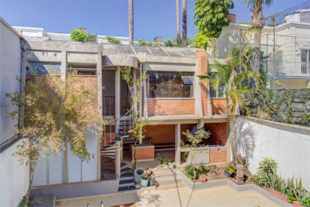 Casa à venda com 5 quartos, sendo 3 suítes, em Alto da Boa Vista, São Paulo, SP