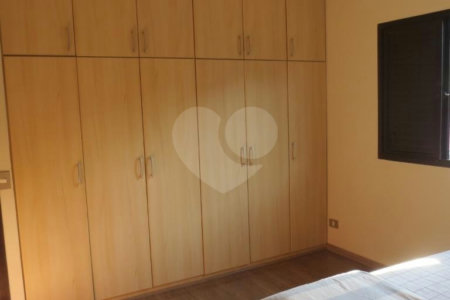 Sobrado à venda com 4 quartos, sendo 1 suíte, em Cambuci, São Paulo, SP